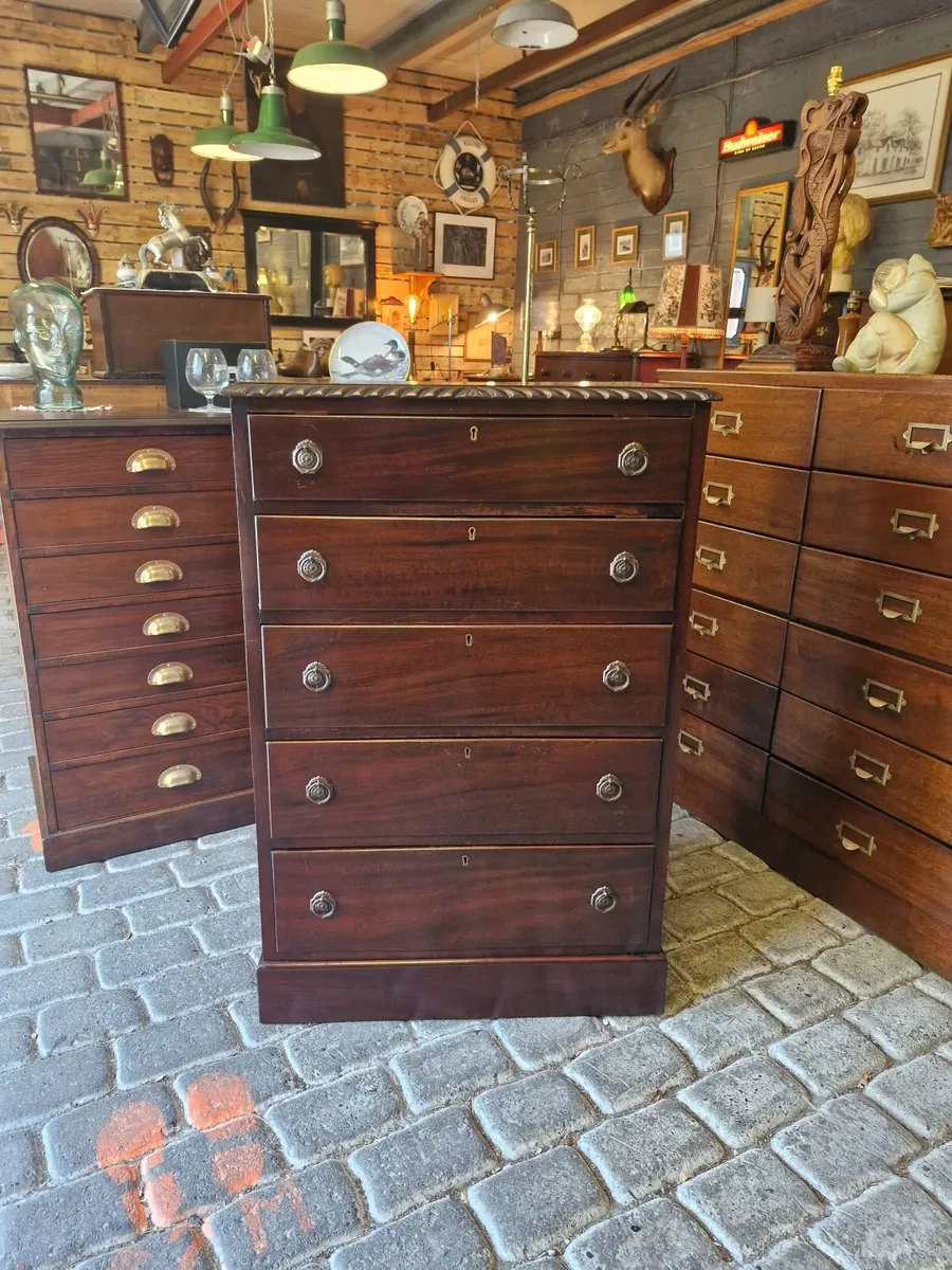 Chest - Image 1