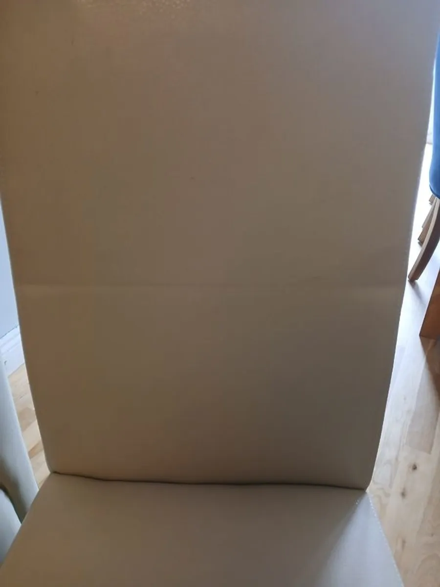4  dining room chairs - Image 3