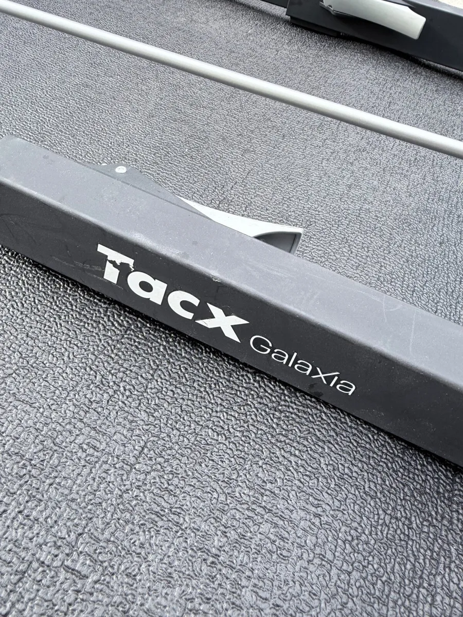 Indoor bicycle rollers & mat - Image 3