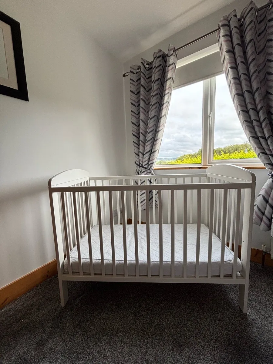 Cot - Image 1