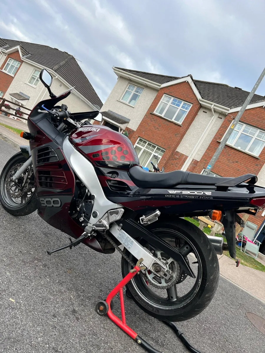 SUZUKI RF900 €1400 - Image 2