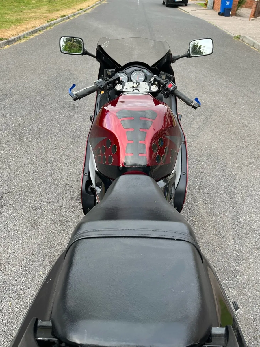 SUZUKI RF900 €1400 - Image 4