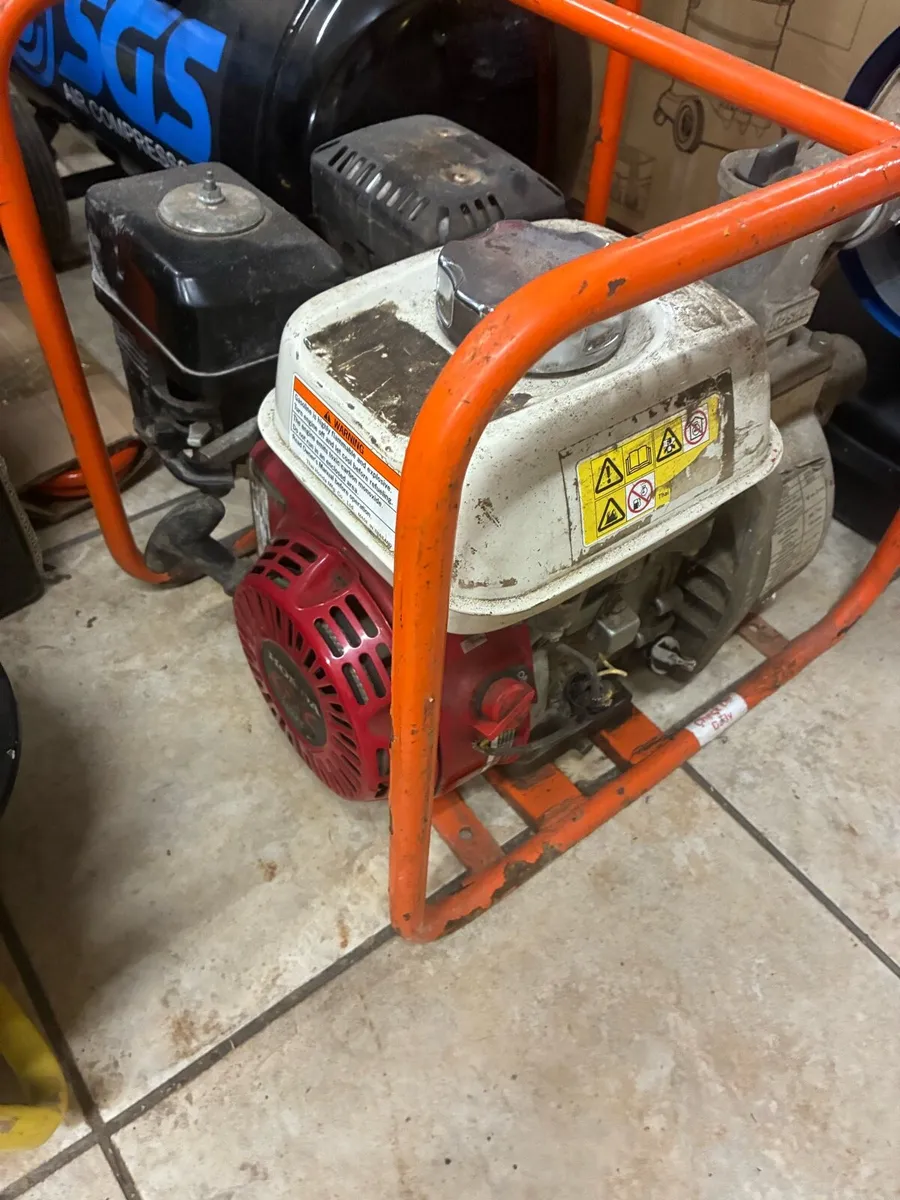 Water pump - Image 1
