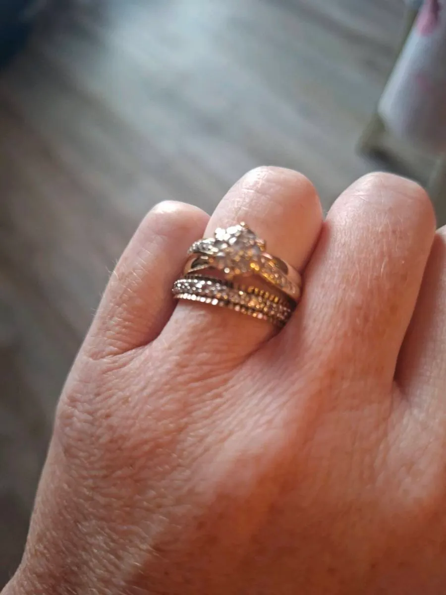 9ct gold vintage eternity ring - Image 1