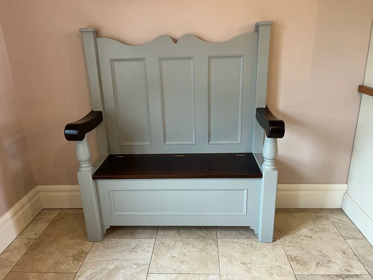 Bench seat with storage - Image 1