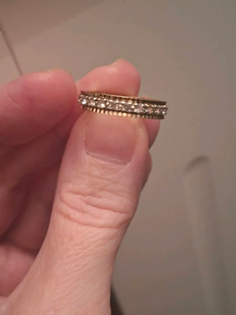 9ct gold vintage eternity ring - Image 3