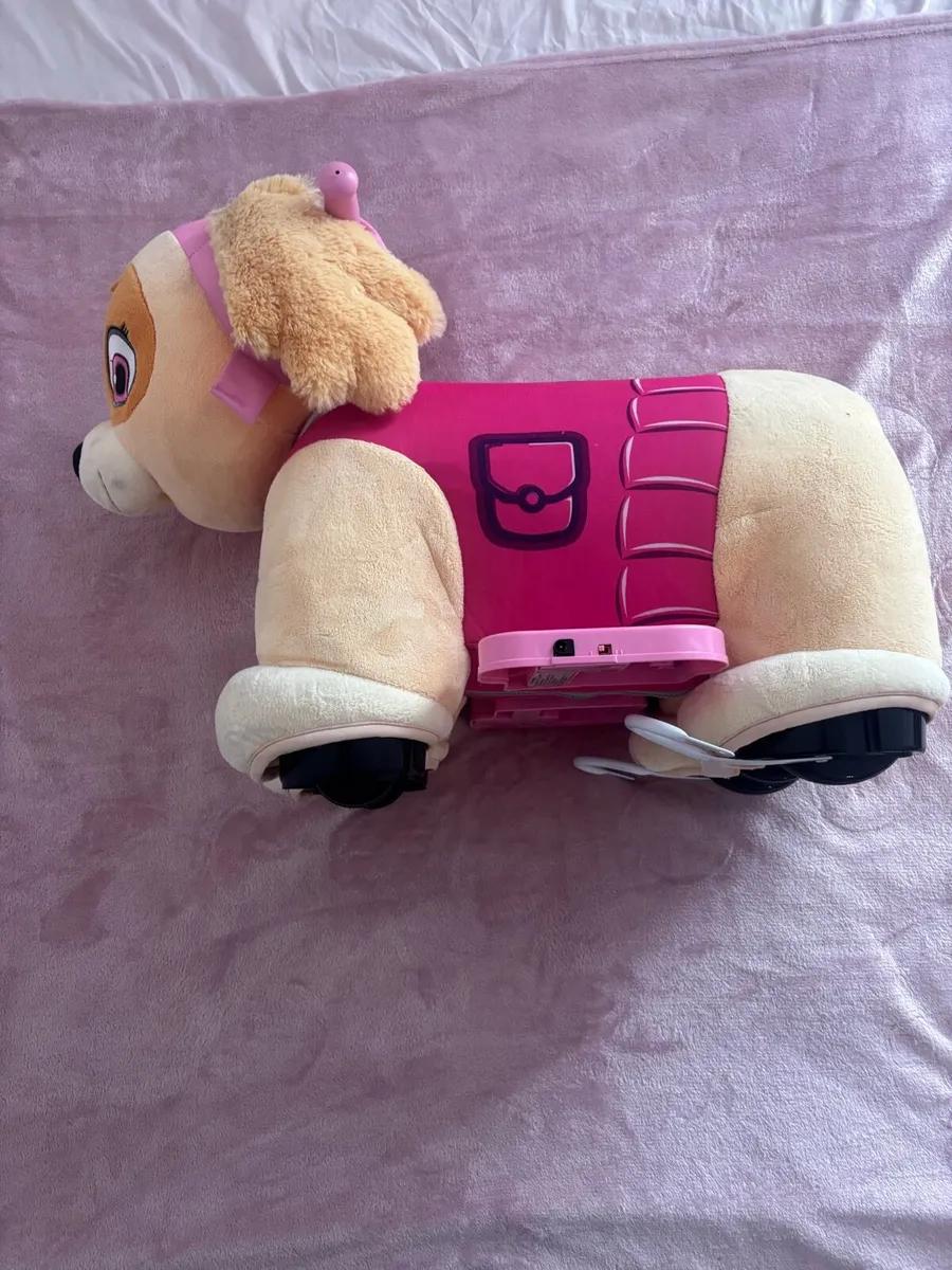 Paw Patrol Skye Ride On Toy - Image 3