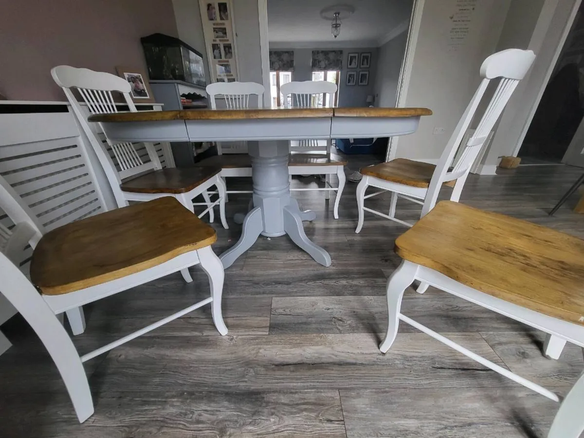 Dining table - Image 4