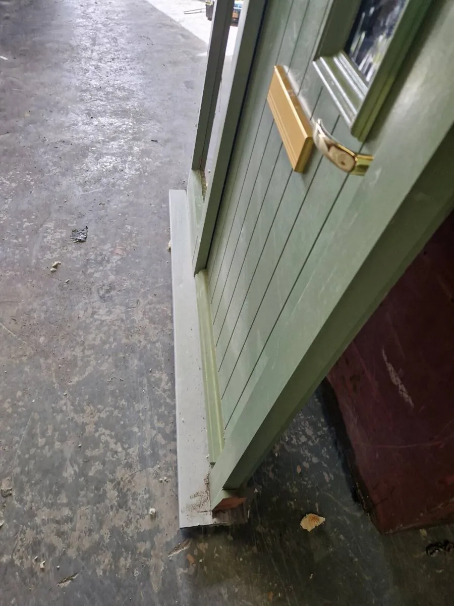 Front door - Image 3