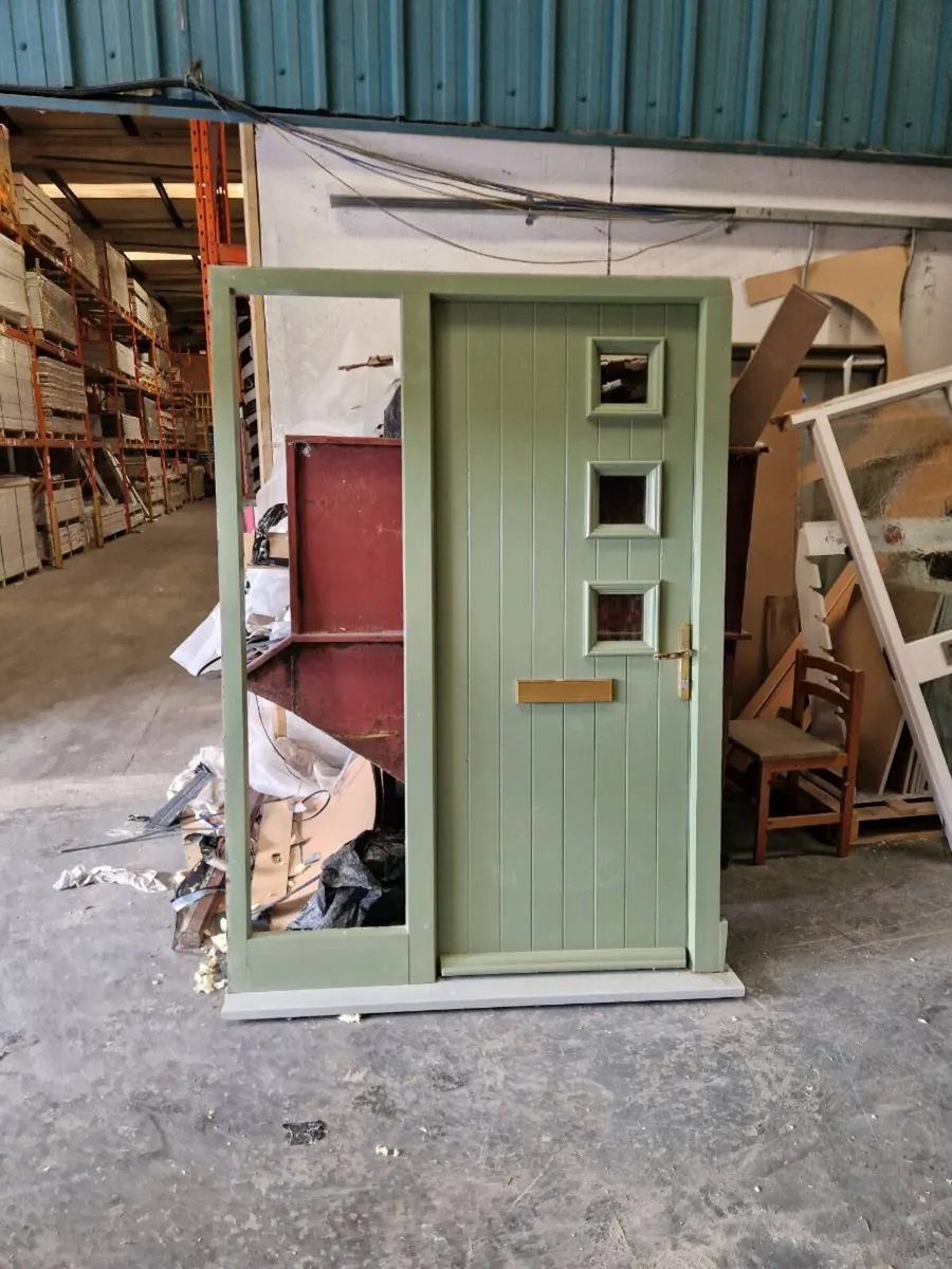 Front door - Image 1
