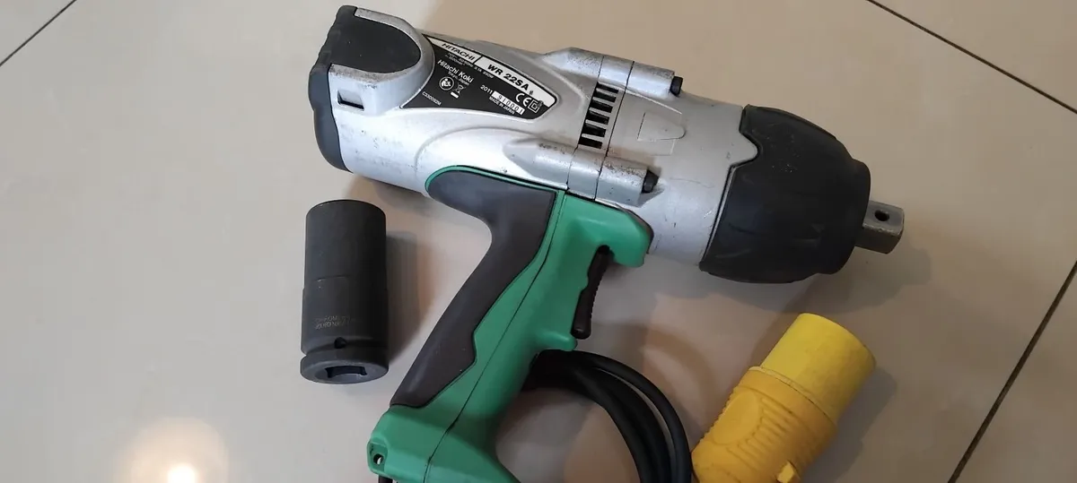 Hitachi WR 22SA Impact Wrench 110v - Image 4