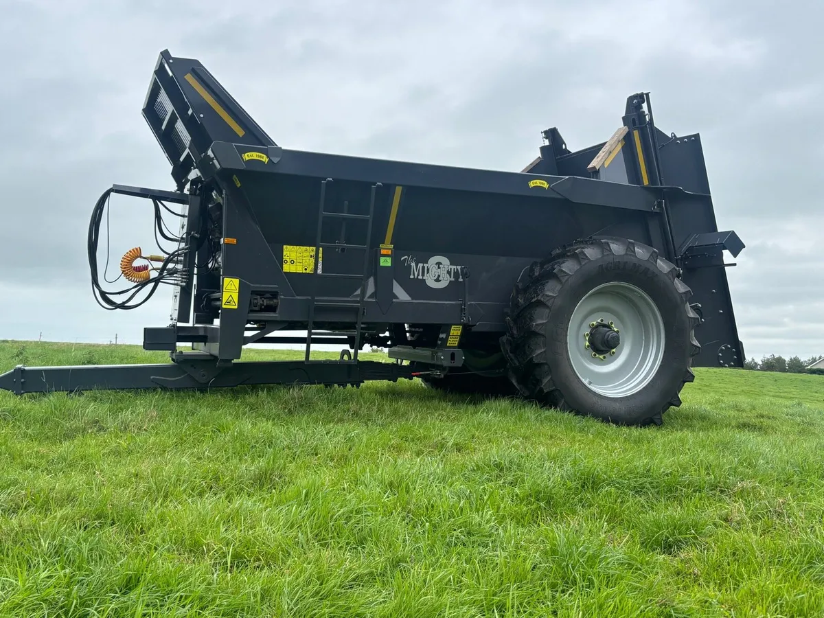 AH rear discharge dung spreader - Image 2