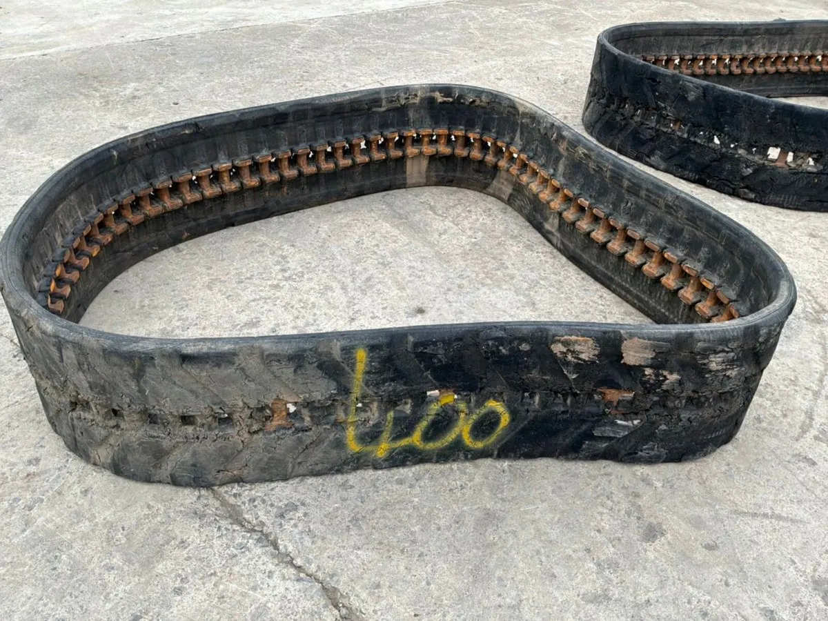 JCB Trackmaster 400 x 72.5 x 74 rubber tracks. - Image 3