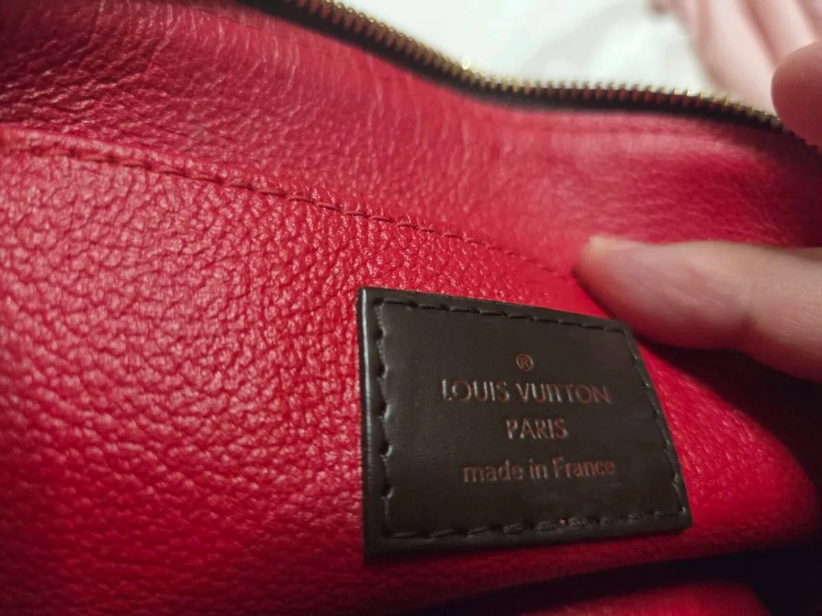 Louis vuitton cosmetic bag - Image 4