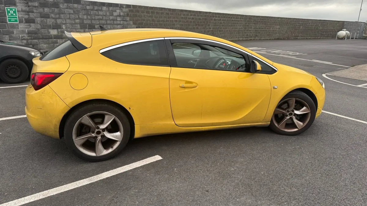 2013 Astra GTC - Image 4
