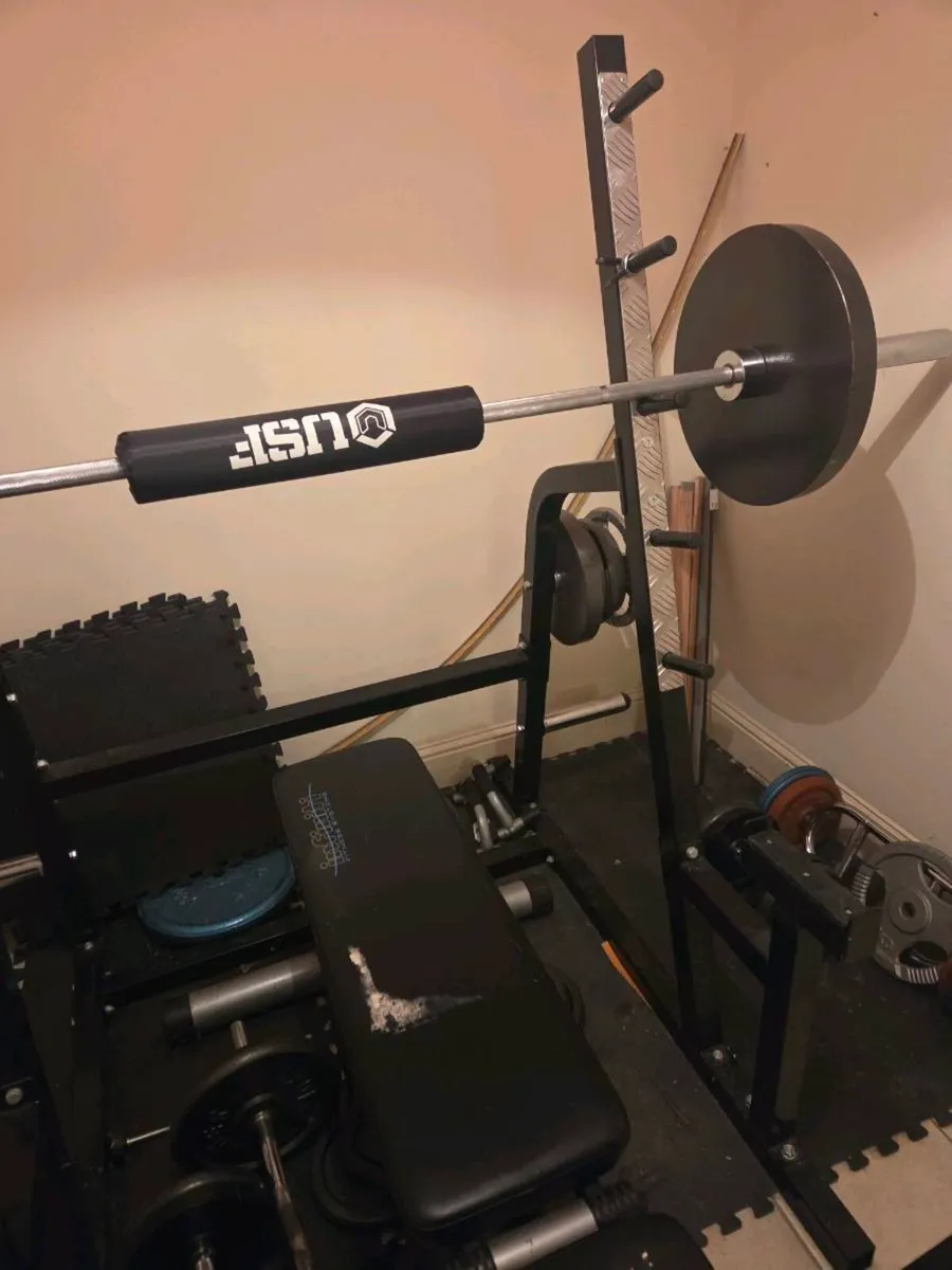 Squat rack, bench, olympic bar and 100kg - Image 2