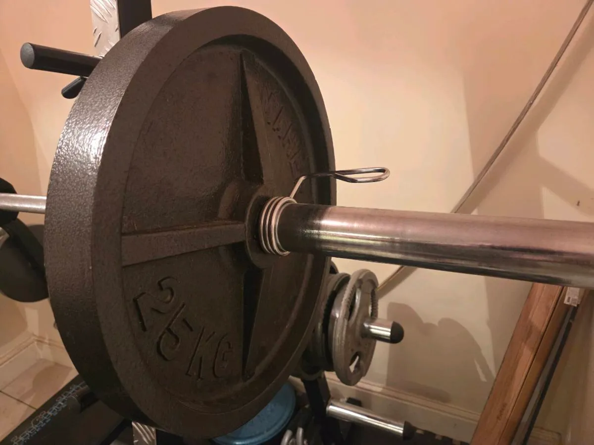 Squat rack, bench, olympic bar and 100kg - Image 3