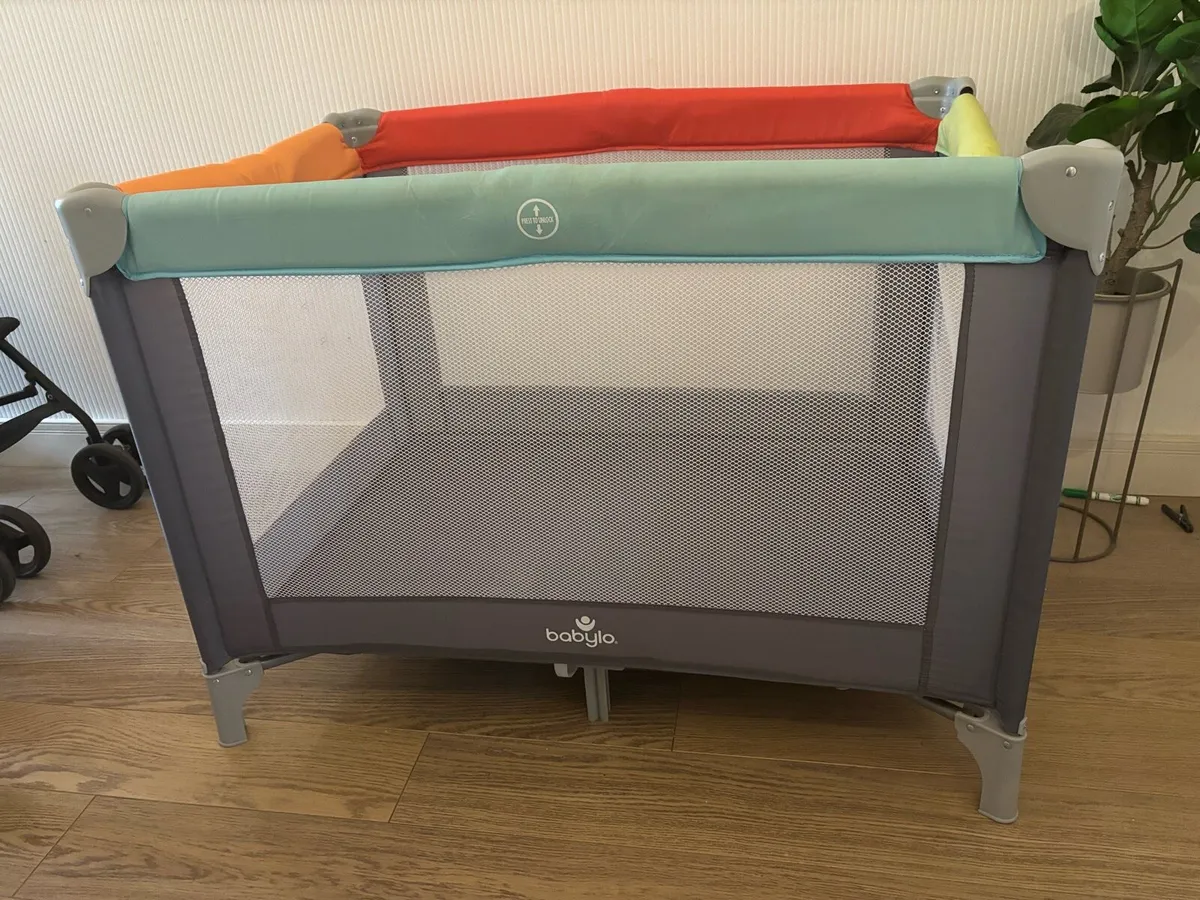 Babylo Travel Cot/Playpen - Image 1