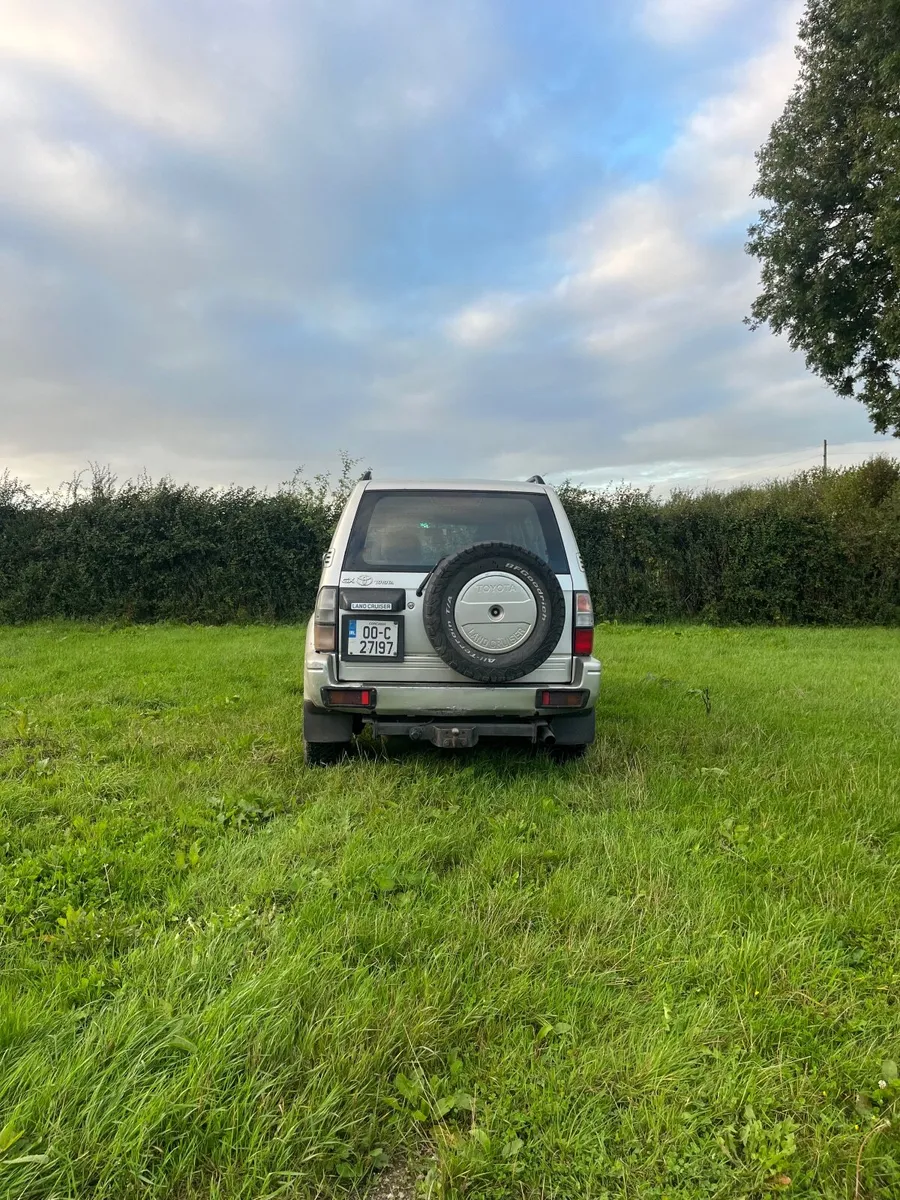 Toyota Land Cruiser 2000 - Image 3