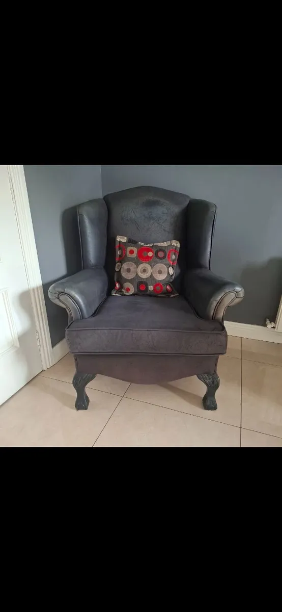 Queen Anne Chair - Image 1