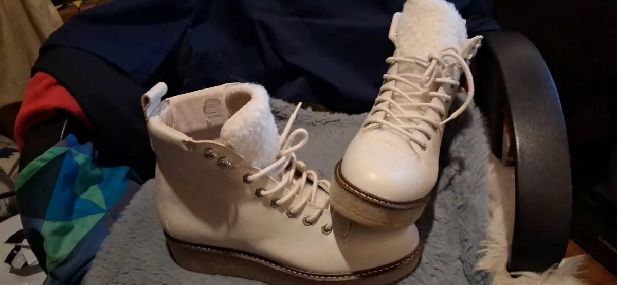 Shoe the Bear Boots - Image 2