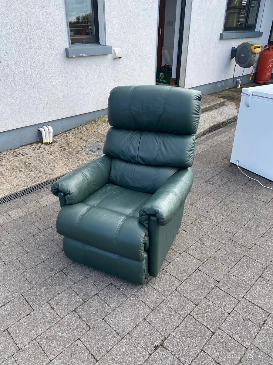 La Z Boy recliner armchair - Image 3