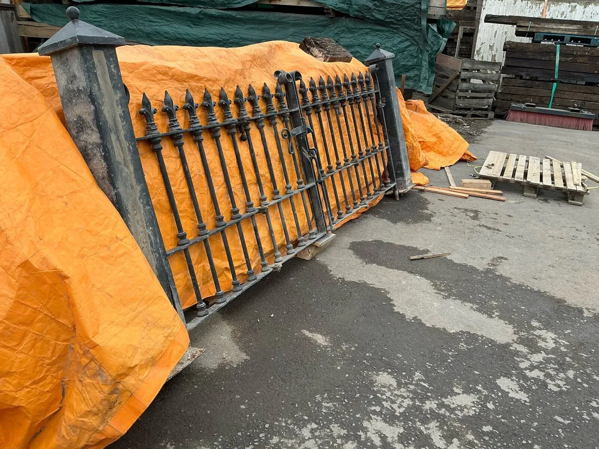 Gates - Image 2