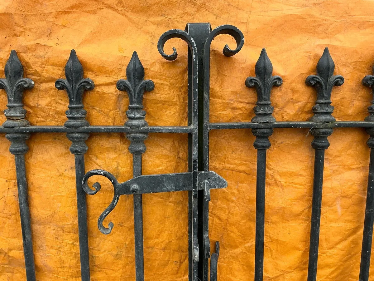 Gates - Image 3