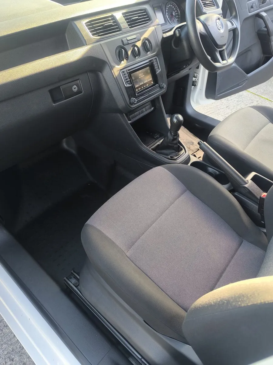 201 VW Caddy FRIDGE VAN - Image 3