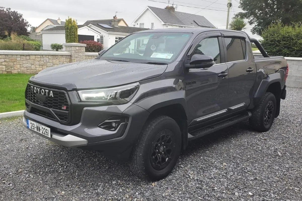 Toyota Hilux 2025 2.8 Gr sports 2 💢No vat💢 - Image 2