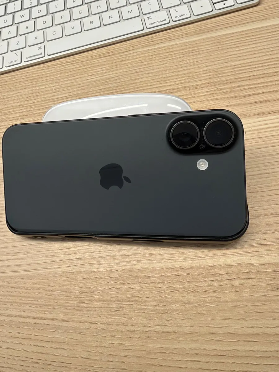 iPhone 17 - Image 4