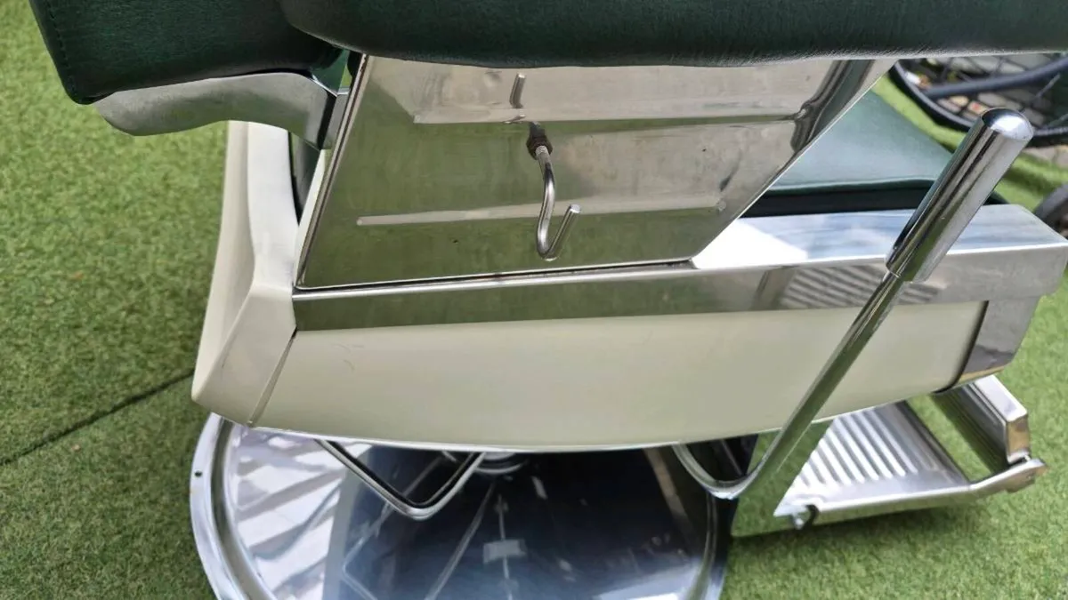 Barbers chair - Image 4
