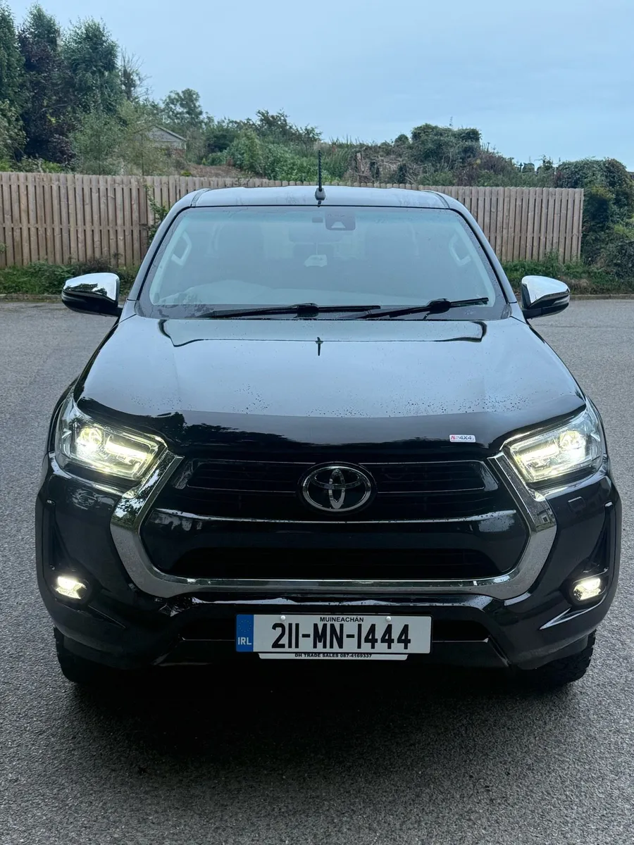 Toyota hilux invincible - Image 2