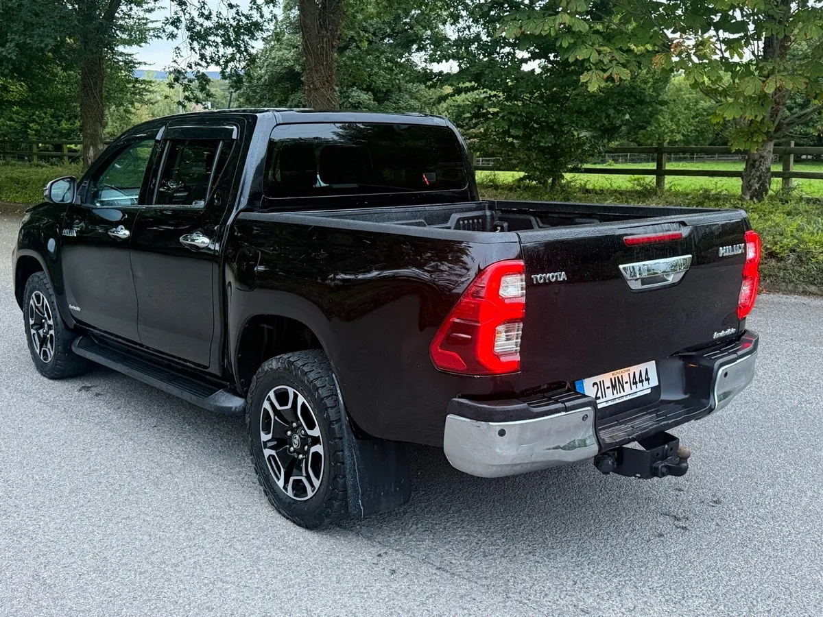 Toyota hilux invincible - Image 4