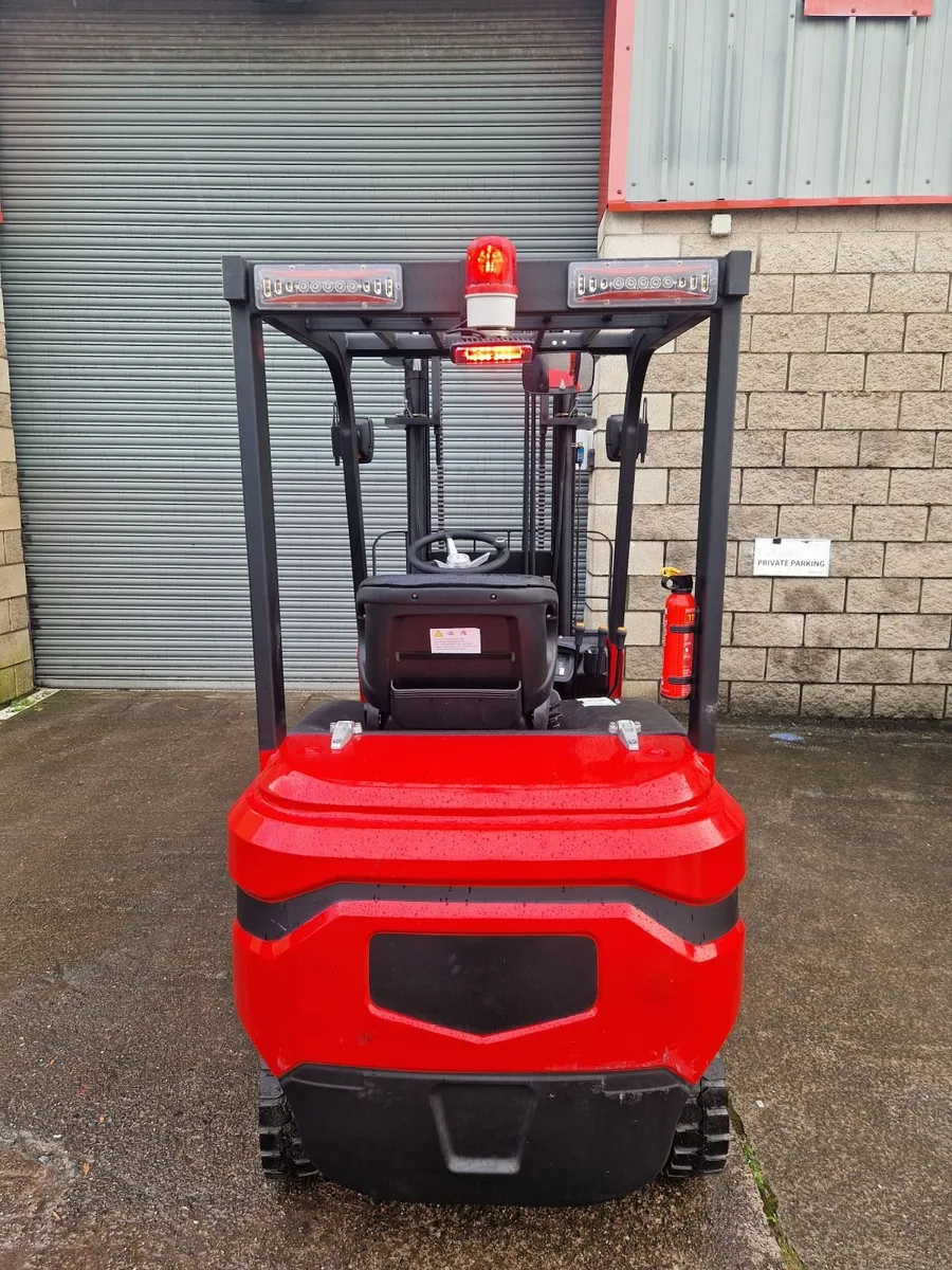 NEW FORKLIFT - Image 4