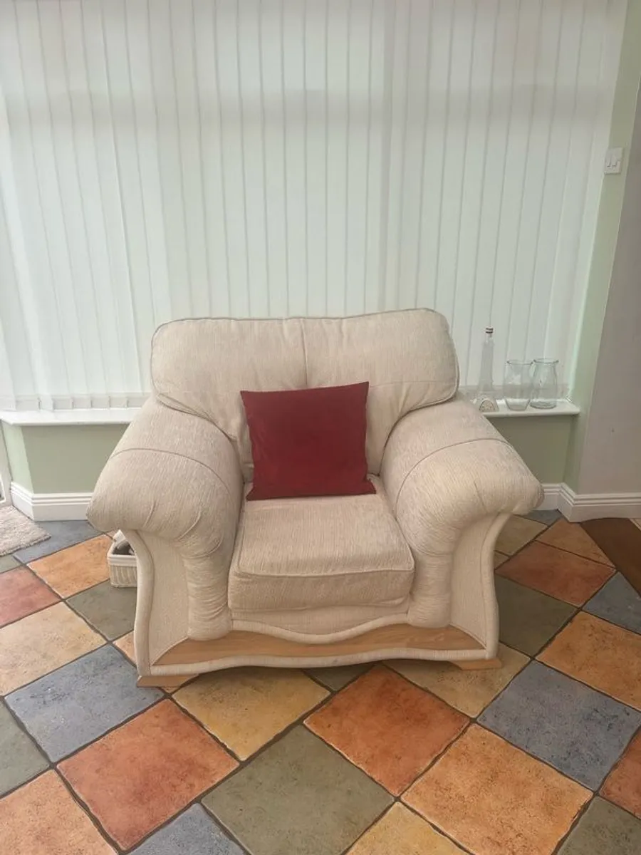 Cream 3 seater sofa for sale. Very good condition, just needs a professional clean. - Image 2