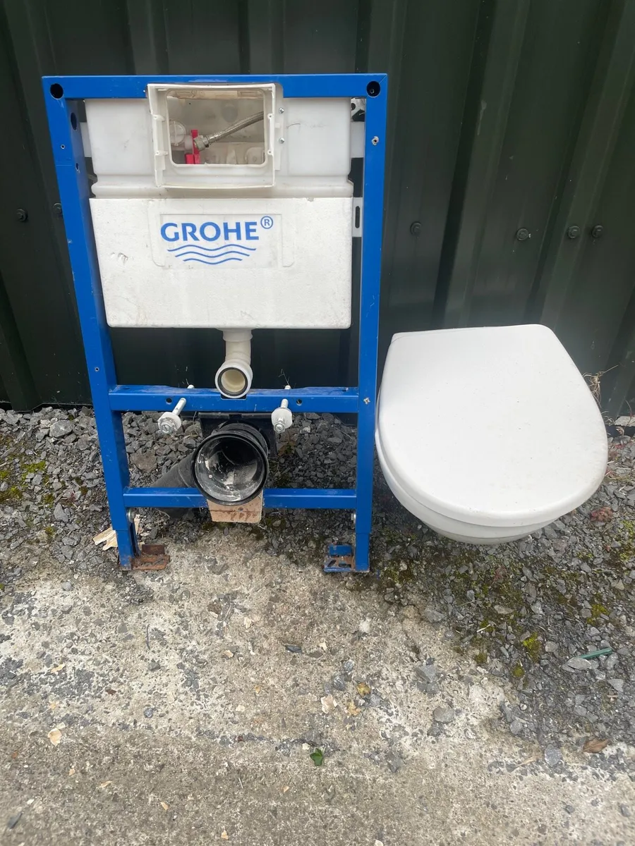 Toilet - Image 1