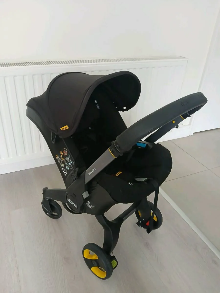 Donna Car Seat & Stroller + ISOFIX base - Image 3