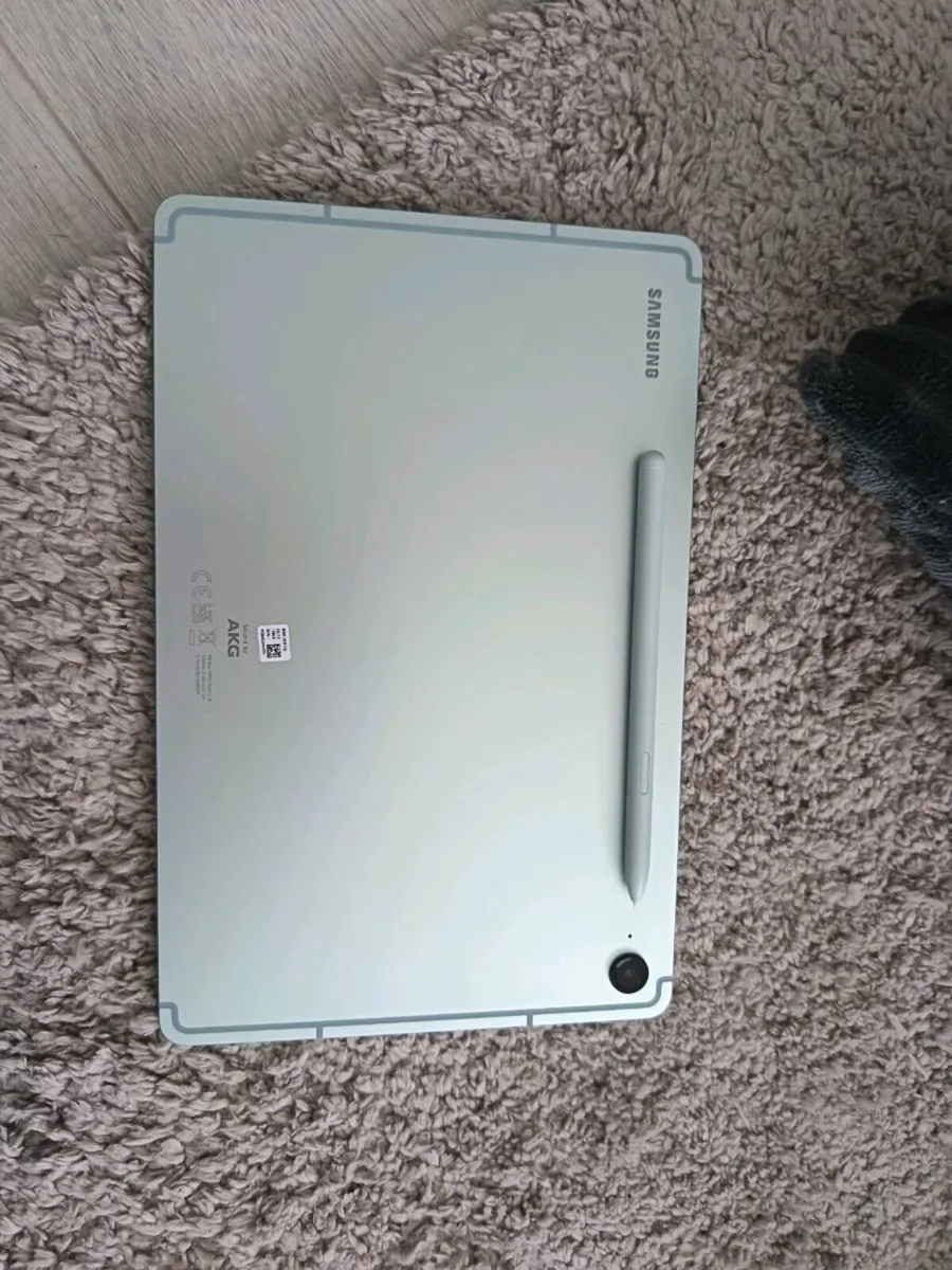 Samsung galaxy s9 FE tablet