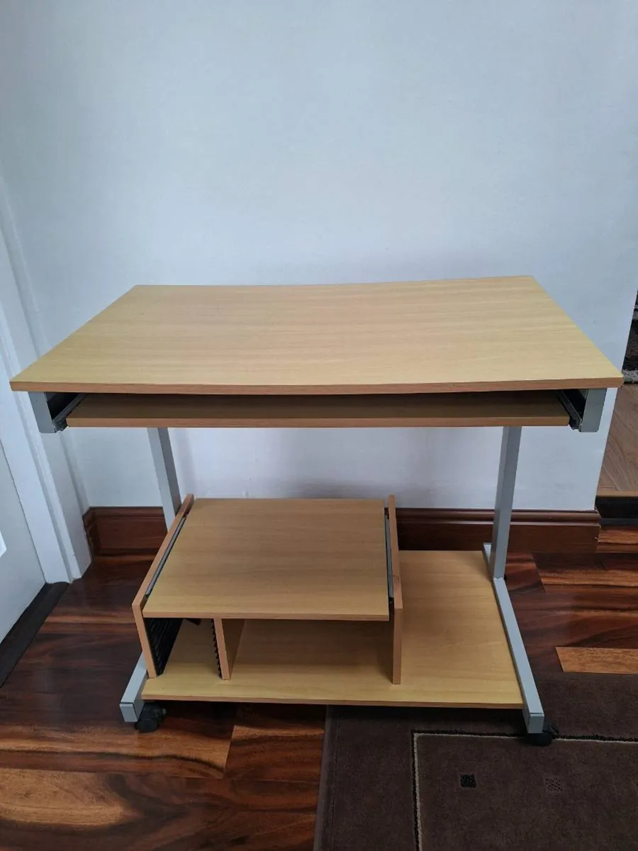 Computer Desk - Image 1