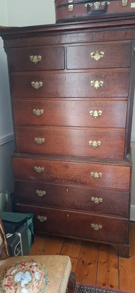 Antique oak chest - Image 1