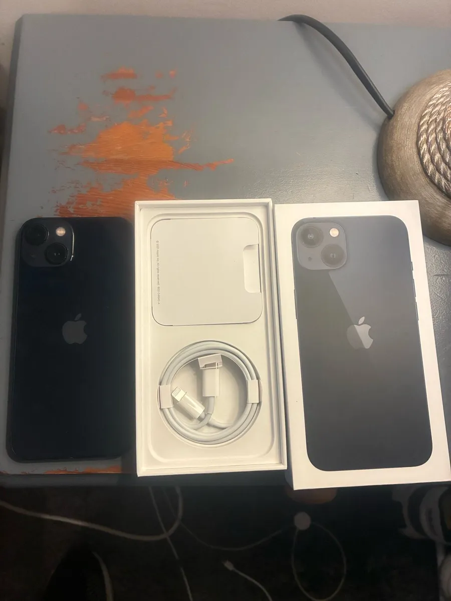iPhone 13 - Image 2