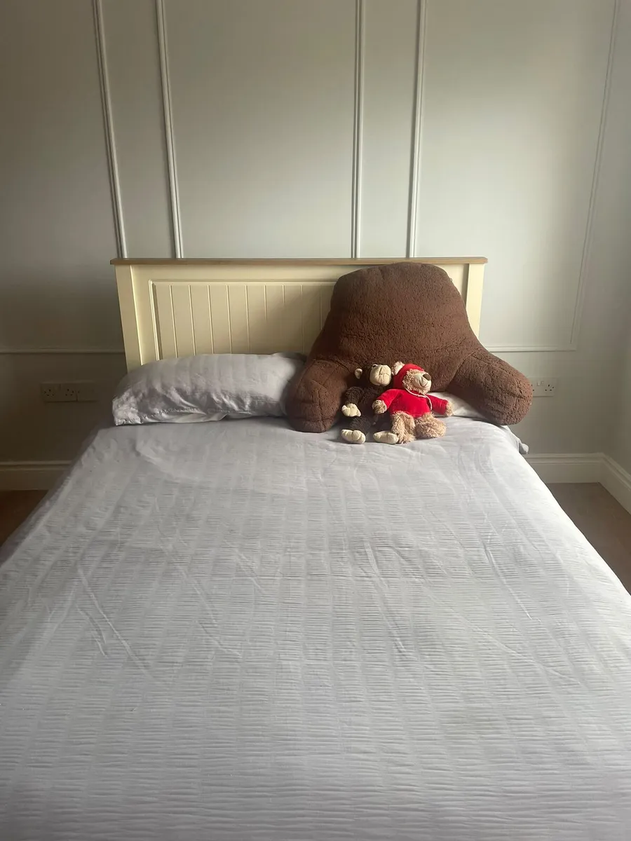 Double bed - Image 2