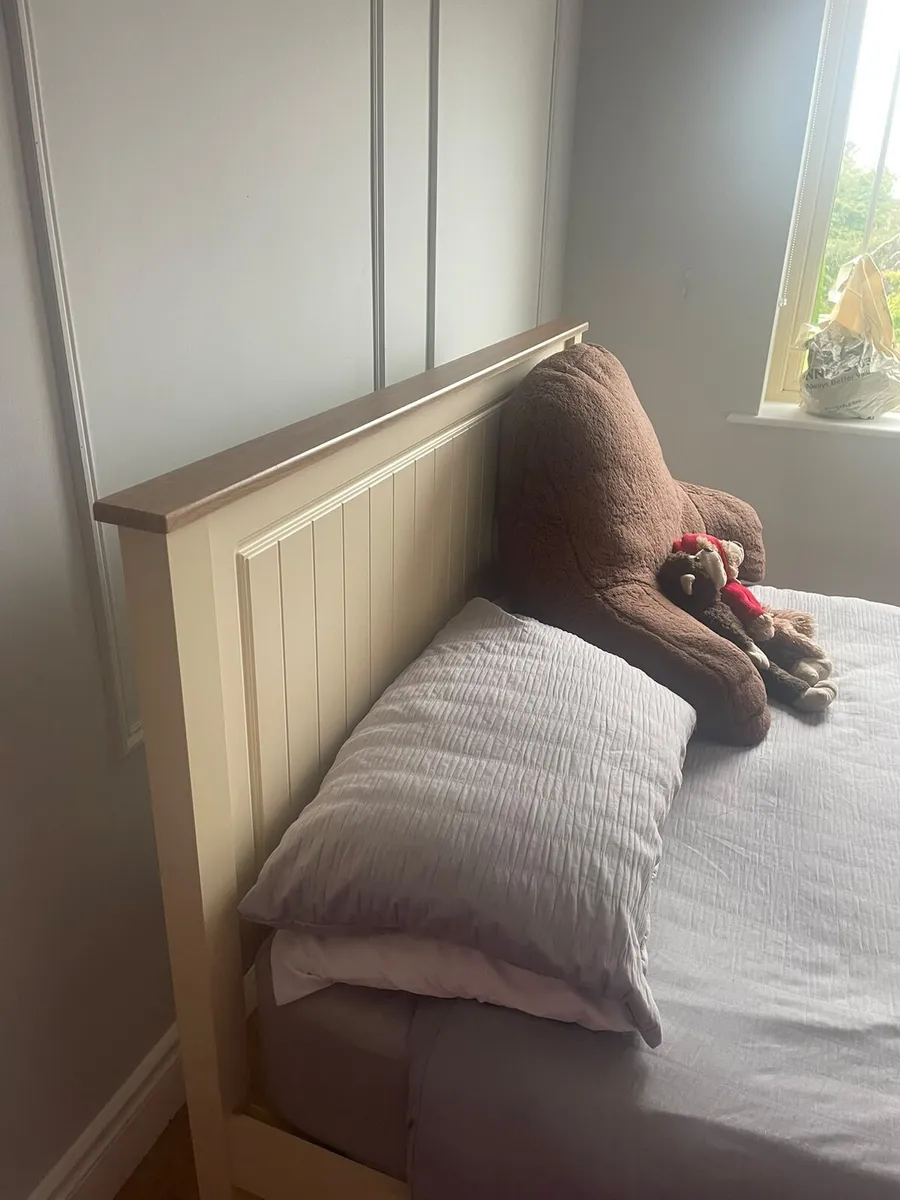 Double bed - Image 3