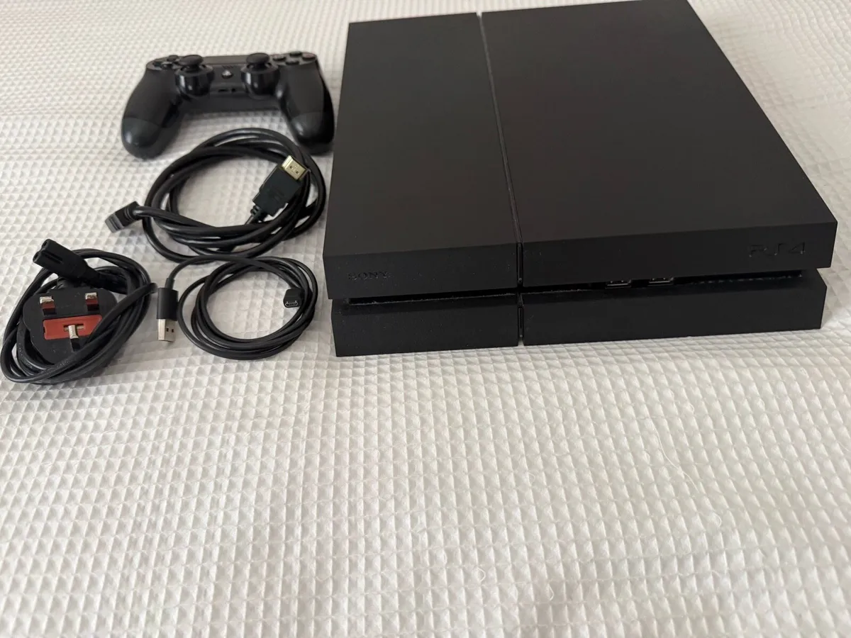 Sony PS4 For Sale Excellent Condition - Image 4