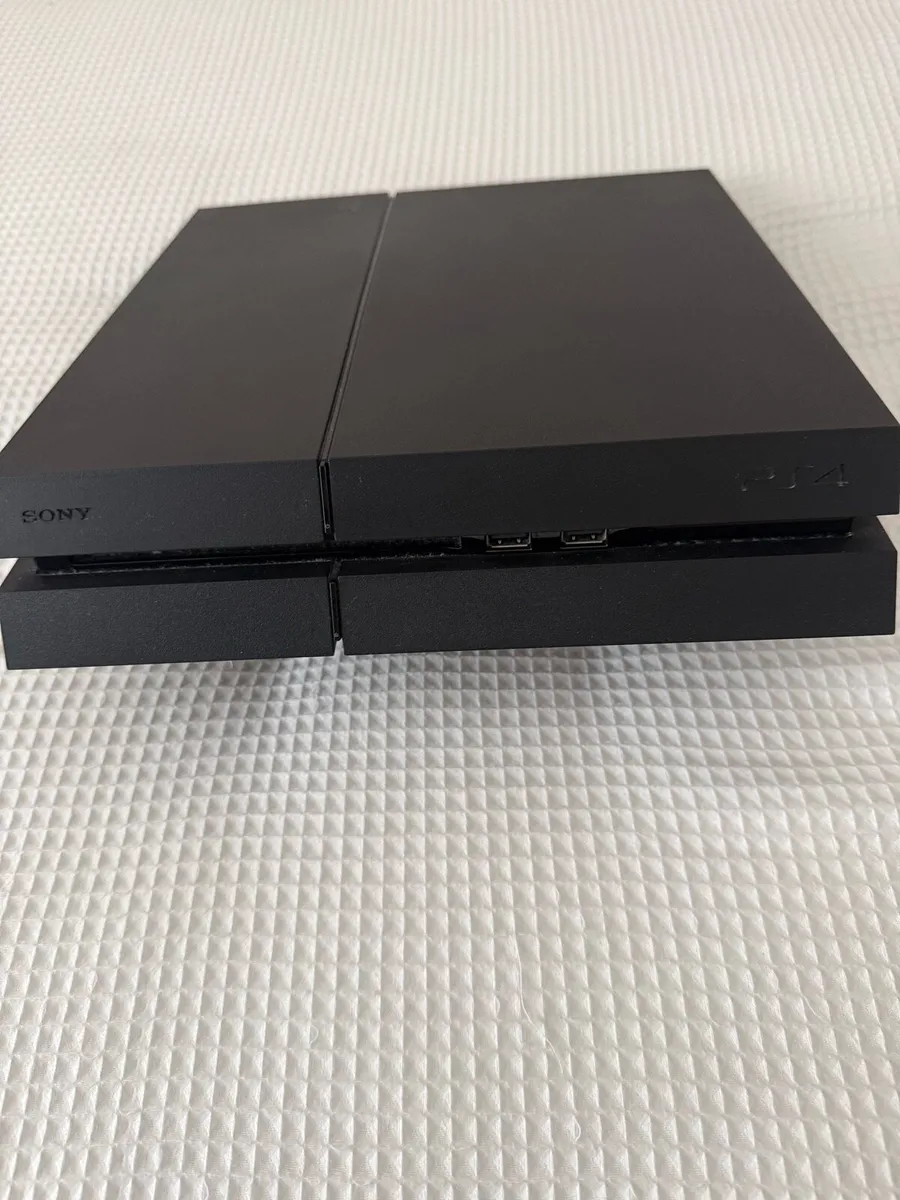 Sony PS4 For Sale Excellent Condition - Image 2