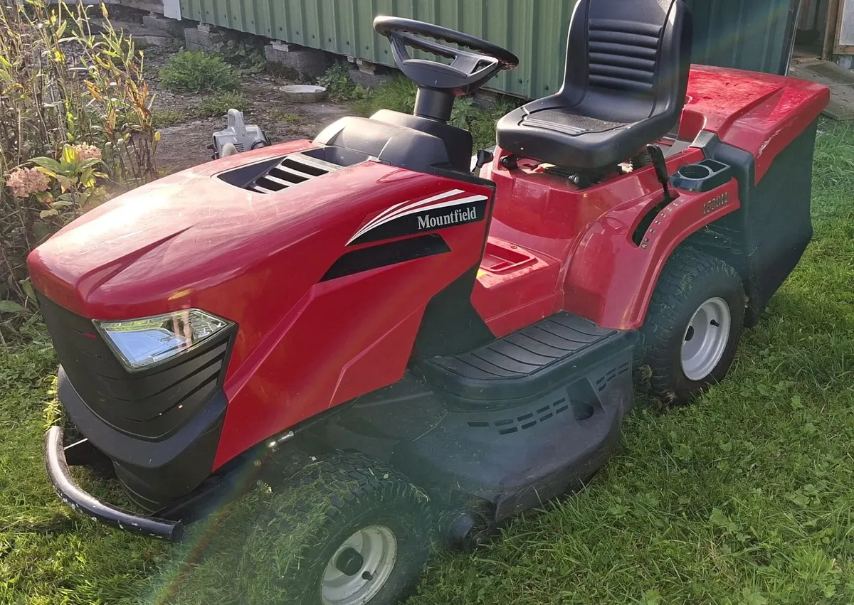 Mountfield 1538H Hydro 38" Ride-On Lawn Mower - Image 1