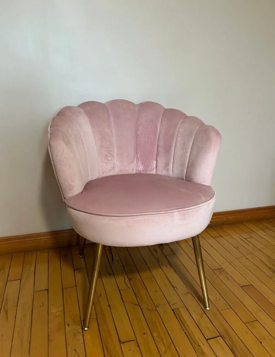 Pink Velvet Shell Accent Chair - Image 1