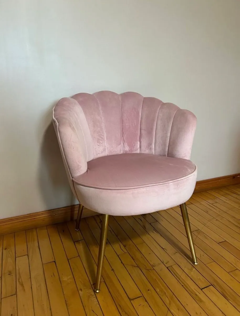 Pink Velvet Shell Accent Chair - Image 2