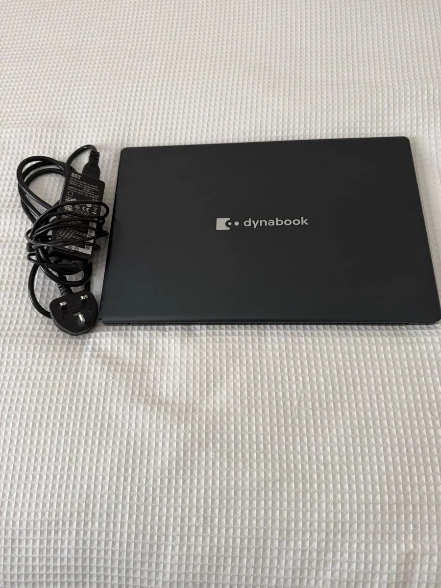 Toshiba (dynabook) Laptop - Image 1